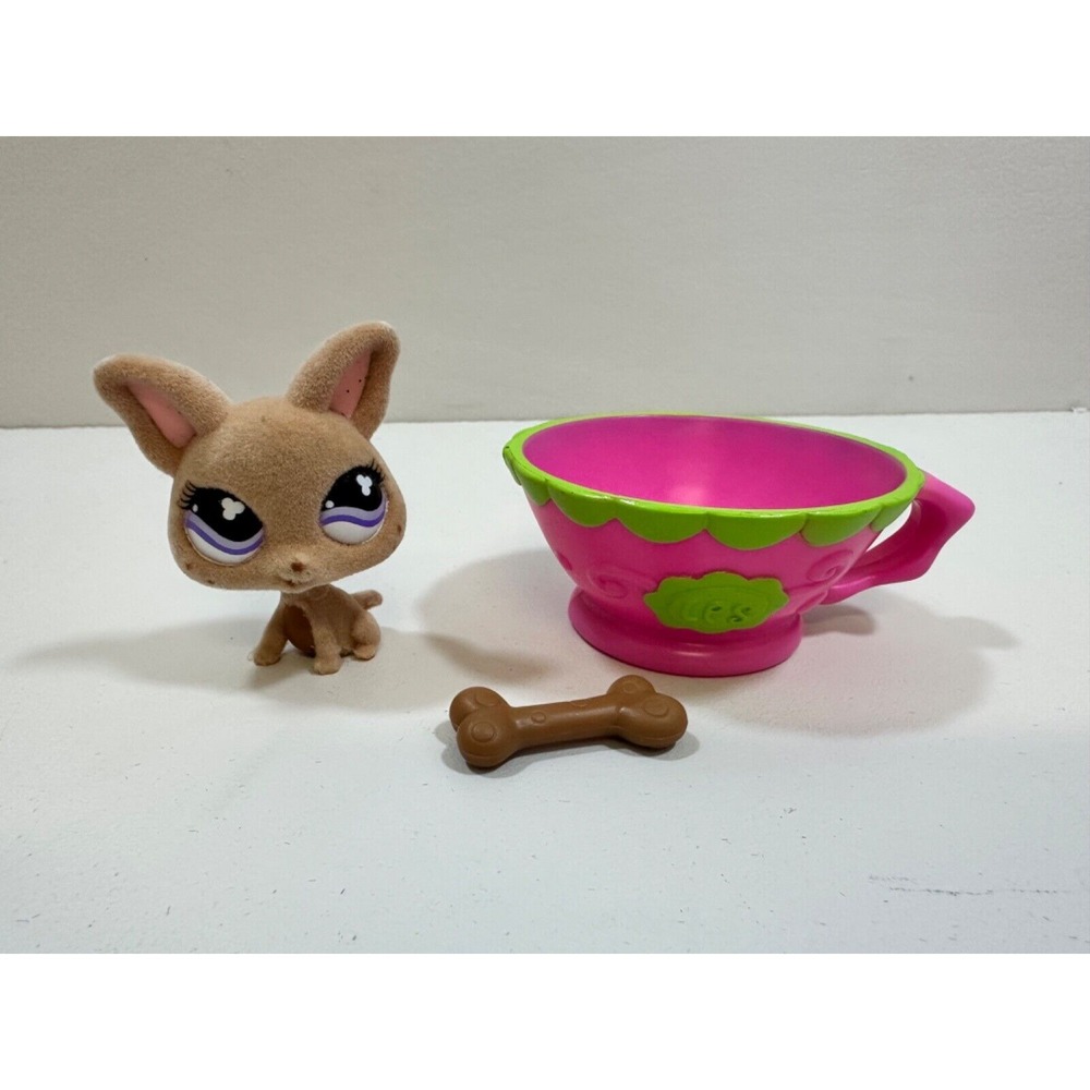 Littlest Pet Shop LPS 461 Authentic Hasbro Flocked Chihuaha Clover Eyes W/Teacup